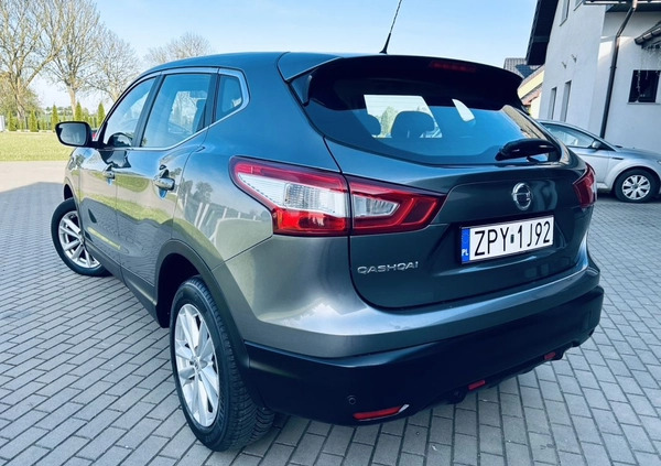 Nissan Qashqai cena 48900 przebieg: 134000, rok produkcji 2014 z Wieruszów małe 154